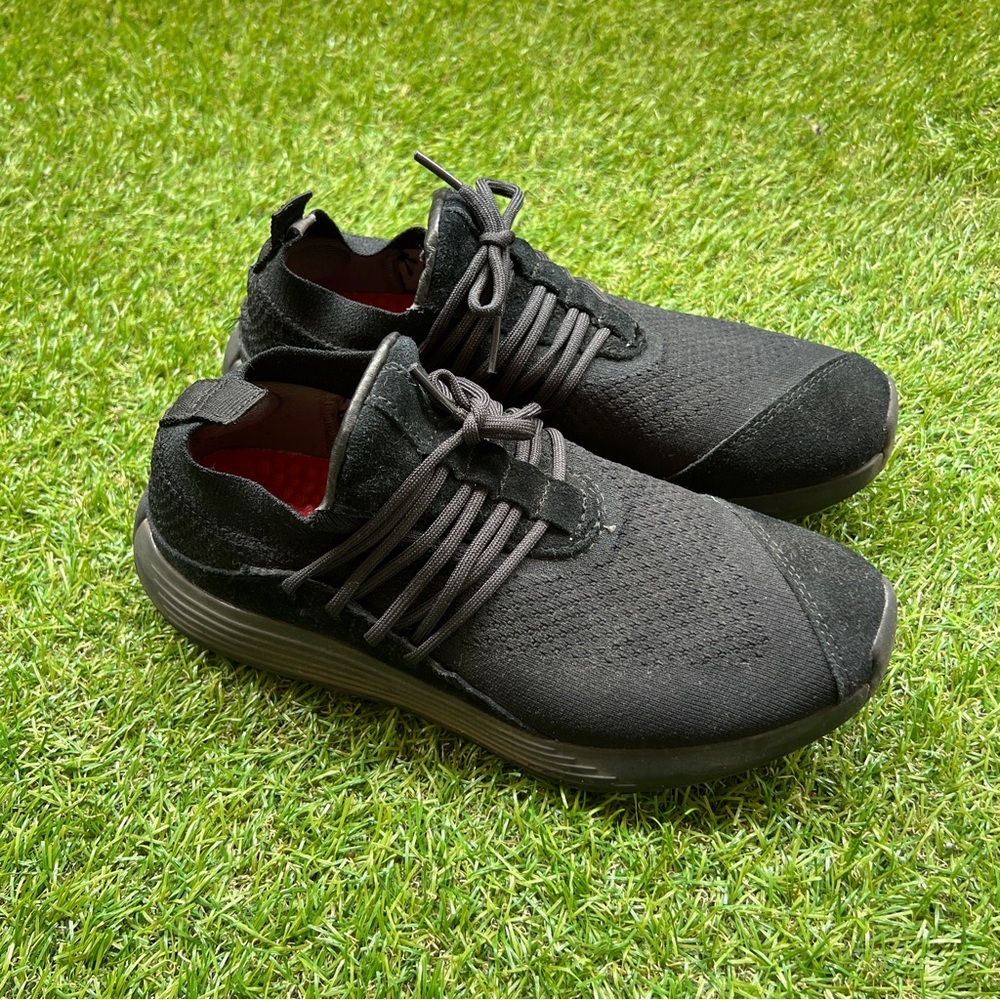 Lane Eight Women’s Trainer AD 1